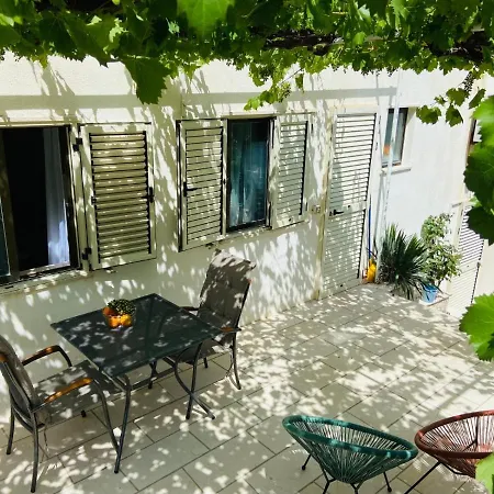 Apartment Tri Zala Zrnovo